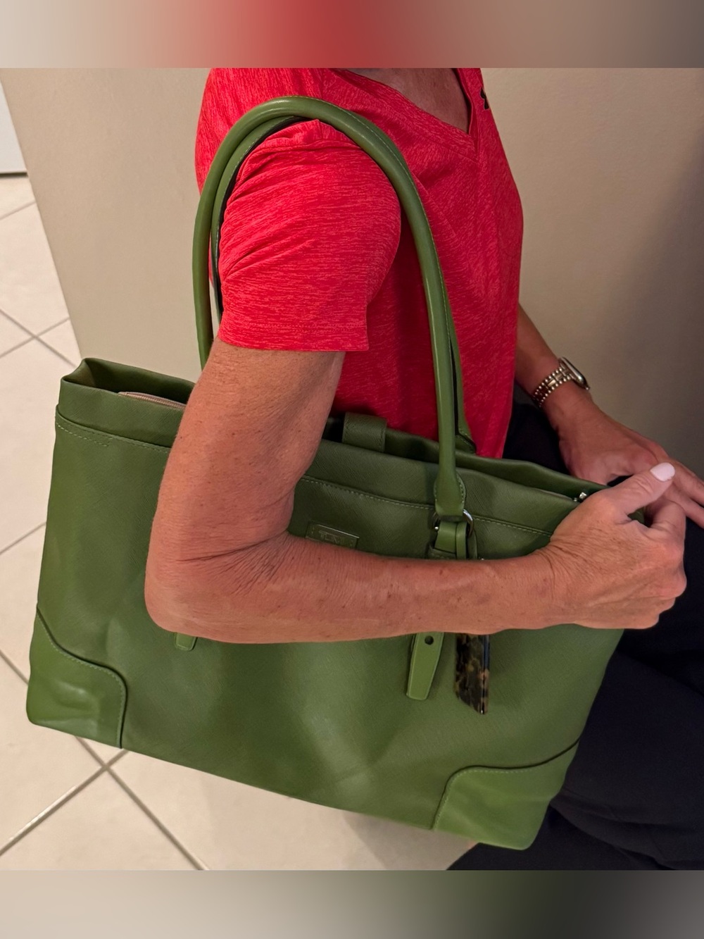 Tumi Green Tote with Tortoiseshell Tag, lots of pockets and laptop holder - Picture 13 of 13